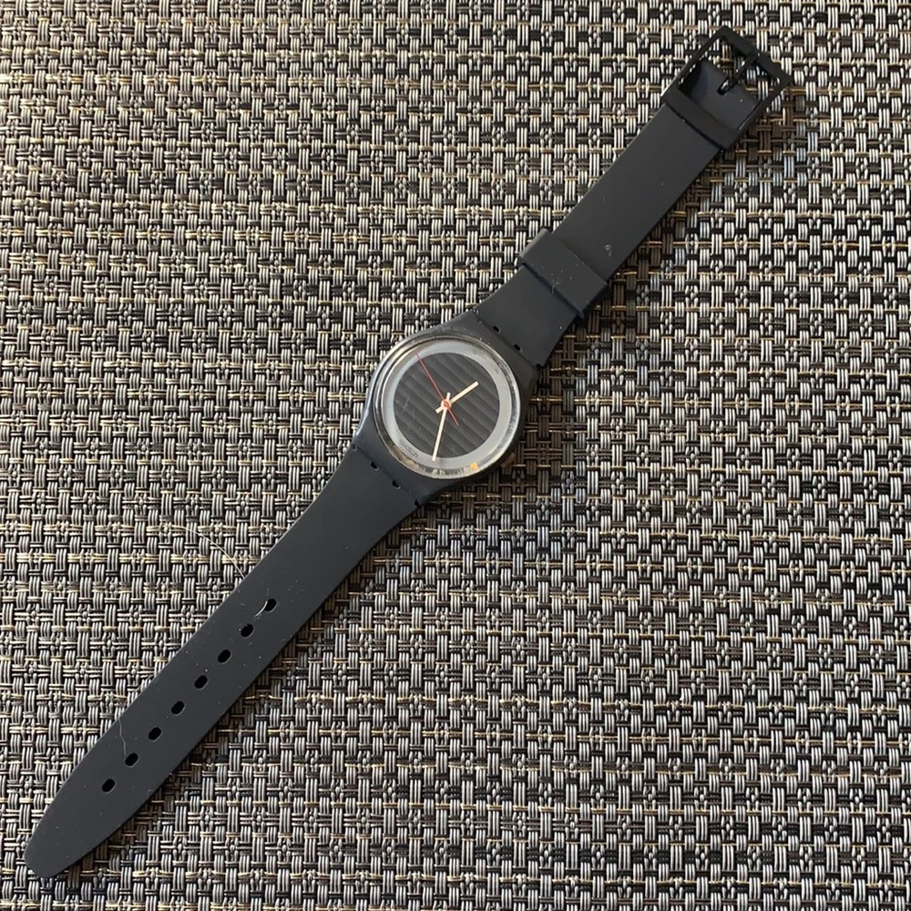 Swatch Watch - GA105 - SILVER CIRCLE - Picture 2 of 9